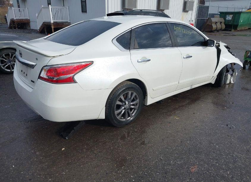 Photo 4 of 2015 Nissan Altima 2.5 S (VIN 1N4AL3AP5FC569822)