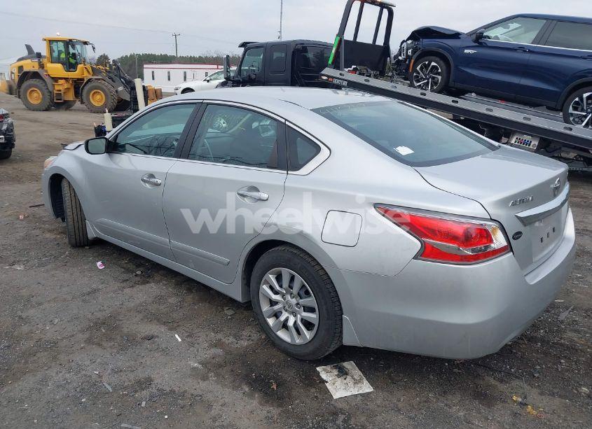 Photo 3 of 2015 Nissan Altima 2.5 S (VIN 1N4AL3AP5FC580836)