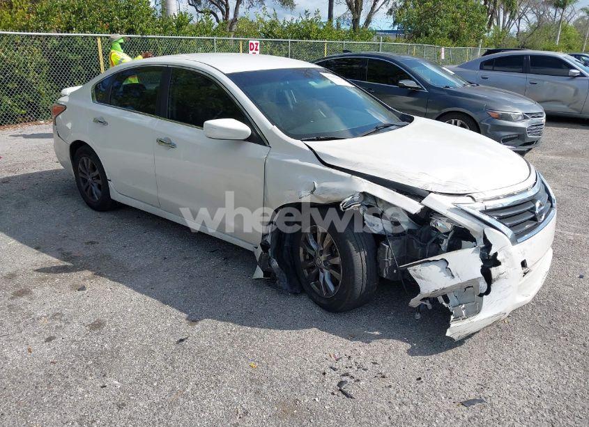 2015 Nissan Altima 2.5 S (VIN 1N4AL3AP5FC587740) main photo