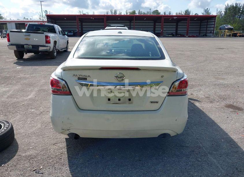 Photo 16 of 2015 Nissan Altima 2.5 S (VIN 1N4AL3AP5FC587740)