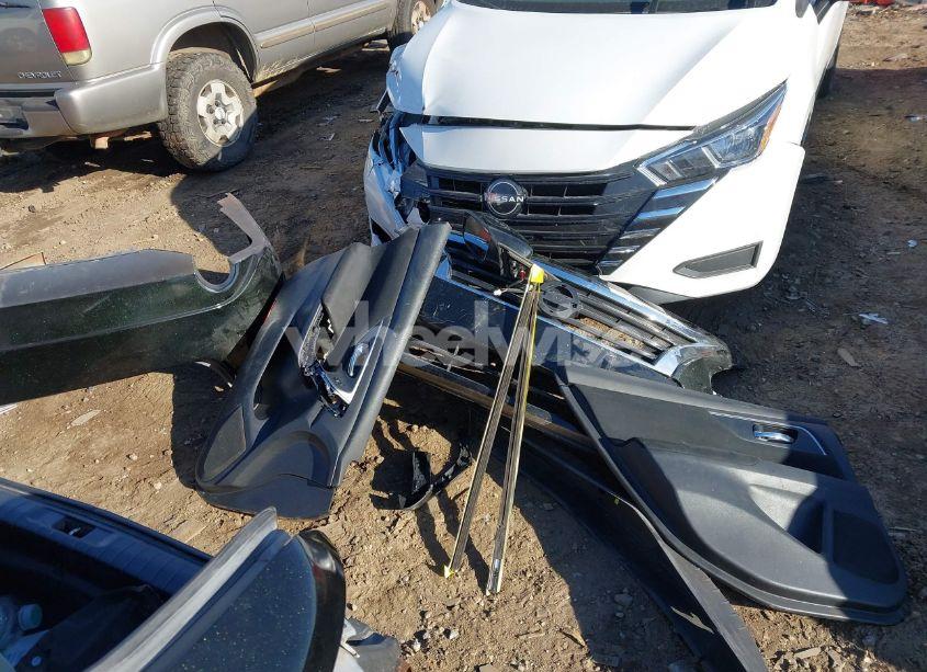 Photo 12 of 2015 Nissan Altima 2.5/2.5 S/2.5 SL/2.5 SV (VIN 1N4AL3AP5FN312695)