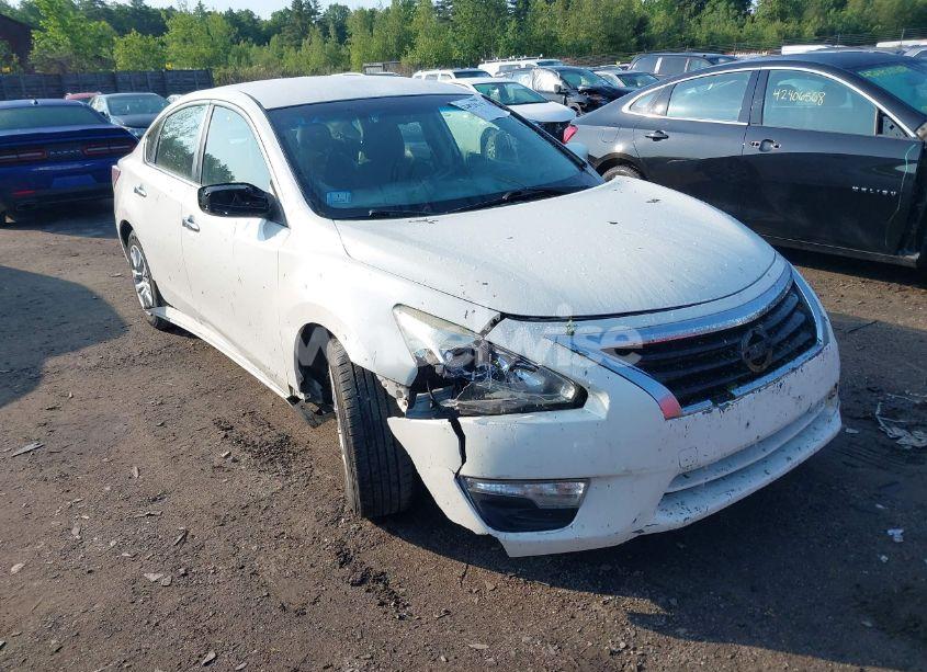 2015 Nissan Altima 2.5 S (VIN 1N4AL3AP5FN328444) main photo