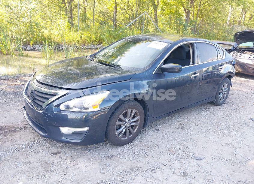 Photo 2 of 2015 Nissan Altima 2.5 S (VIN 1N4AL3AP5FN373061)