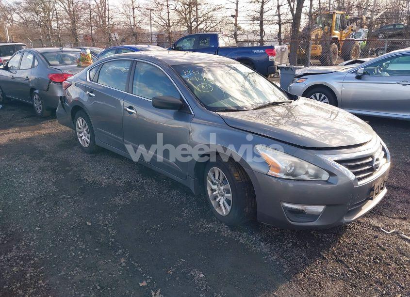 2015 Nissan Altima 2.5 S (VIN 1N4AL3AP5FN377109) main photo