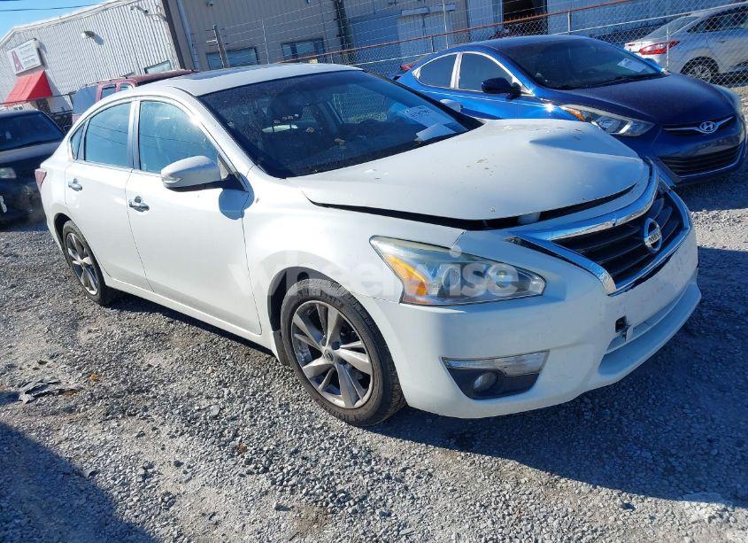 2015 Nissan Altima 2.5 SL (VIN 1N4AL3AP5FN381600) main photo