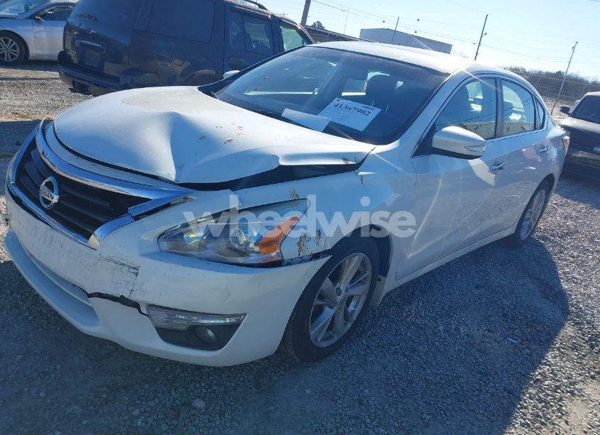 Photo 2 of 2015 Nissan Altima 2.5 SL (VIN 1N4AL3AP5FN381600)