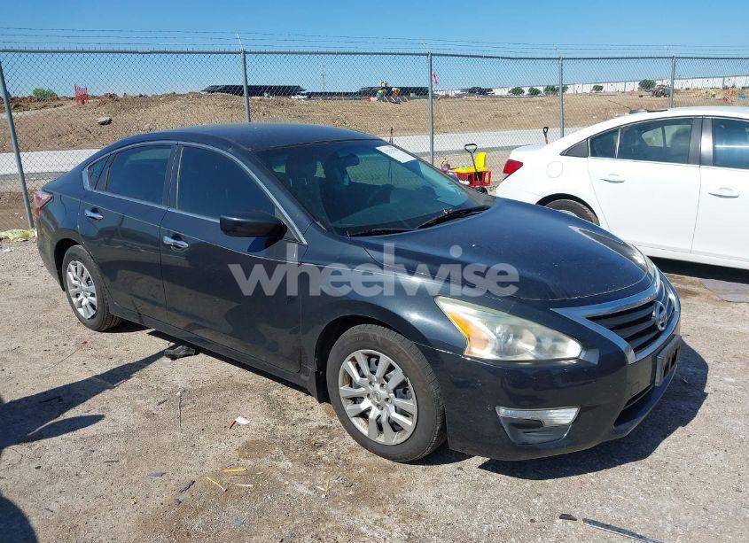 2015 Nissan Altima 2.5 S (VIN 1N4AL3AP5FN385002) main photo