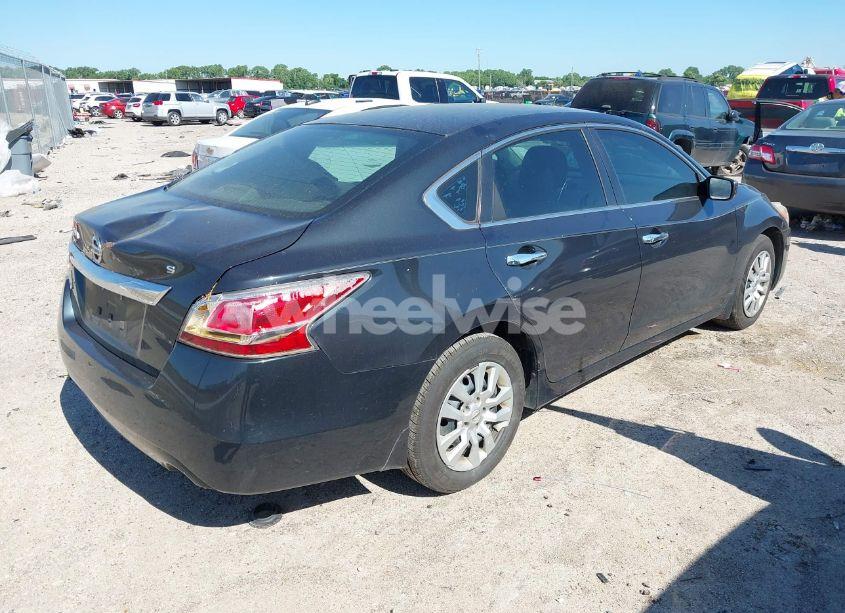 Photo 4 of 2015 Nissan Altima 2.5 S (VIN 1N4AL3AP5FN385002)
