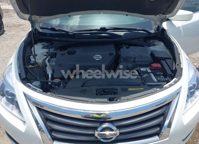 Photo 10 of 2015 Nissan Altima 2.5/2.5 S/2.5 SL/2.5 SV (VIN 1N4AL3AP5FN386764)
