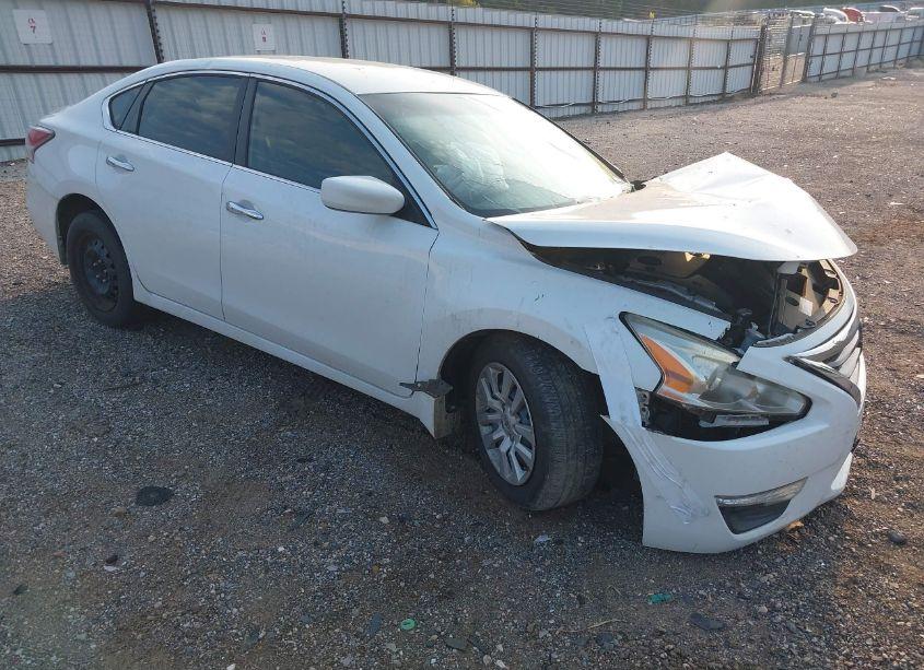 2015 Nissan Altima 2.5 S (VIN 1N4AL3AP5FN394198) main photo