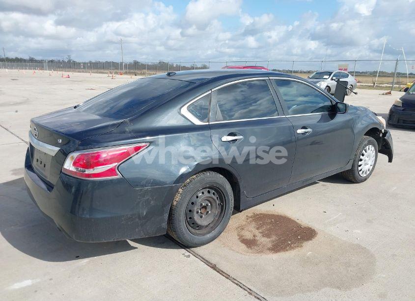 Photo 4 of 2015 Nissan Altima 2.5 S (VIN 1N4AL3AP5FN405832)