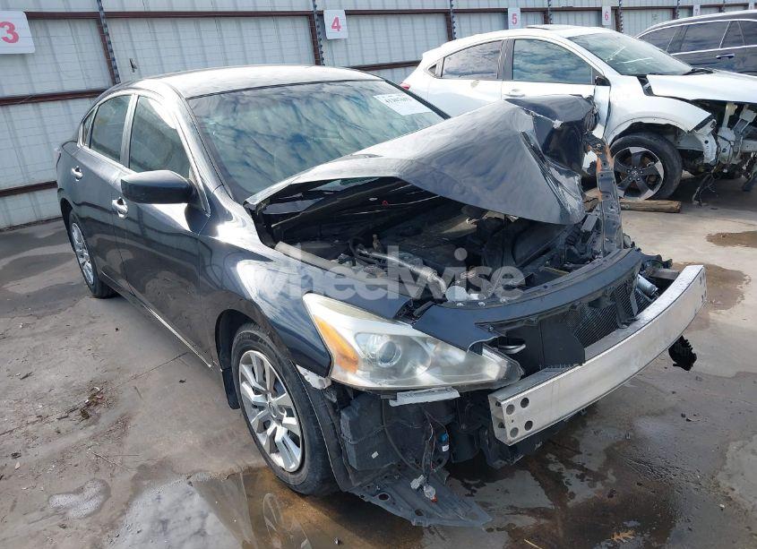 2015 Nissan Altima 2.5 S (VIN 1N4AL3AP5FN880655) main photo