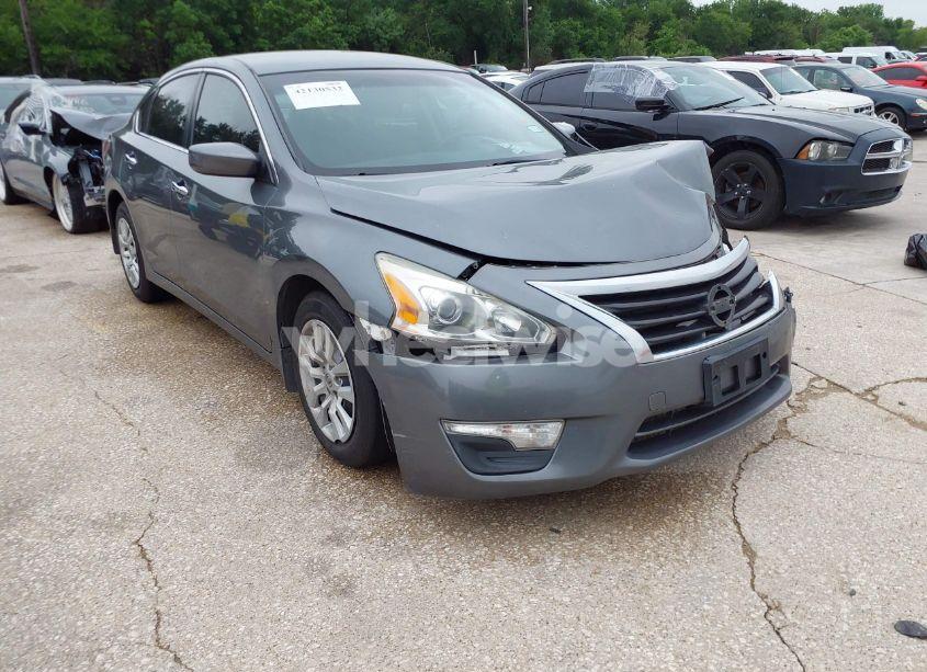 2015 Nissan Altima 2.5 S (VIN 1N4AL3AP5FN888285) main photo