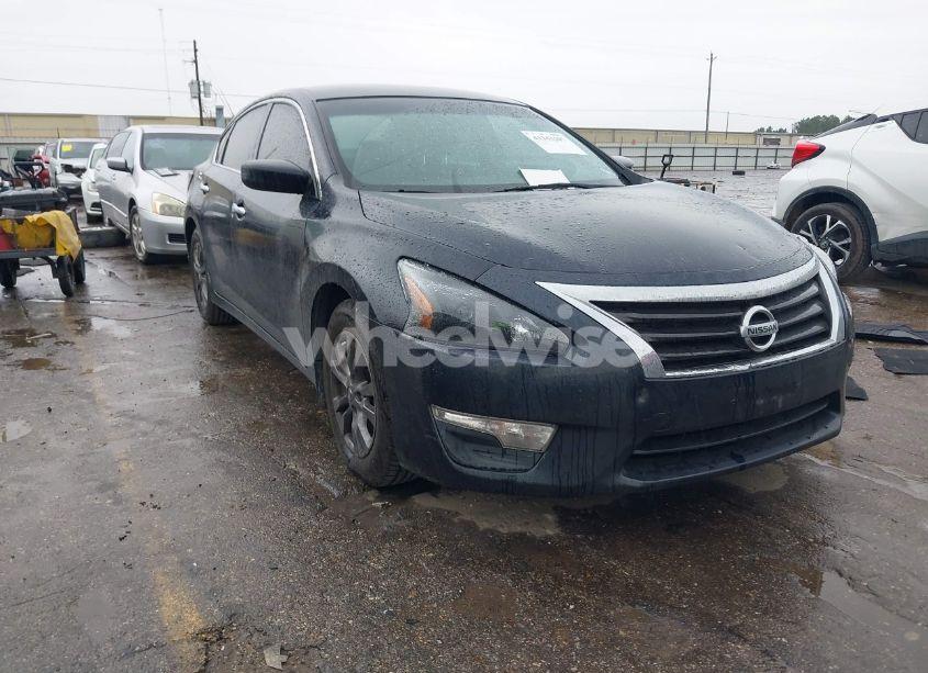 2015 Nissan Altima 2.5 S (VIN 1N4AL3AP5FN893082) main photo