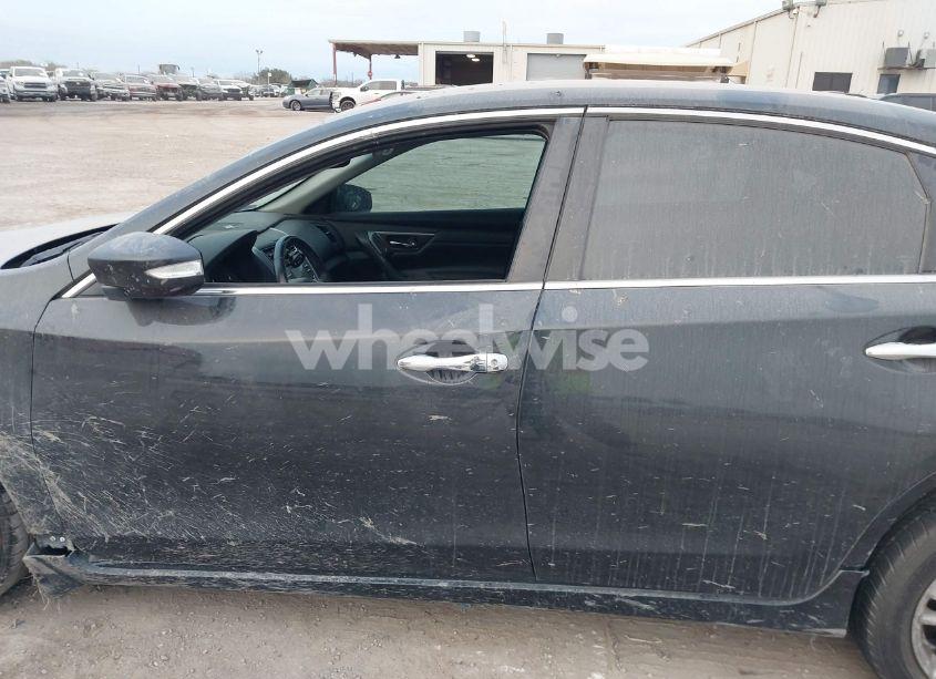 Photo 14 of 2015 Nissan Altima 2.5 SL (VIN 1N4AL3AP5FN897875)