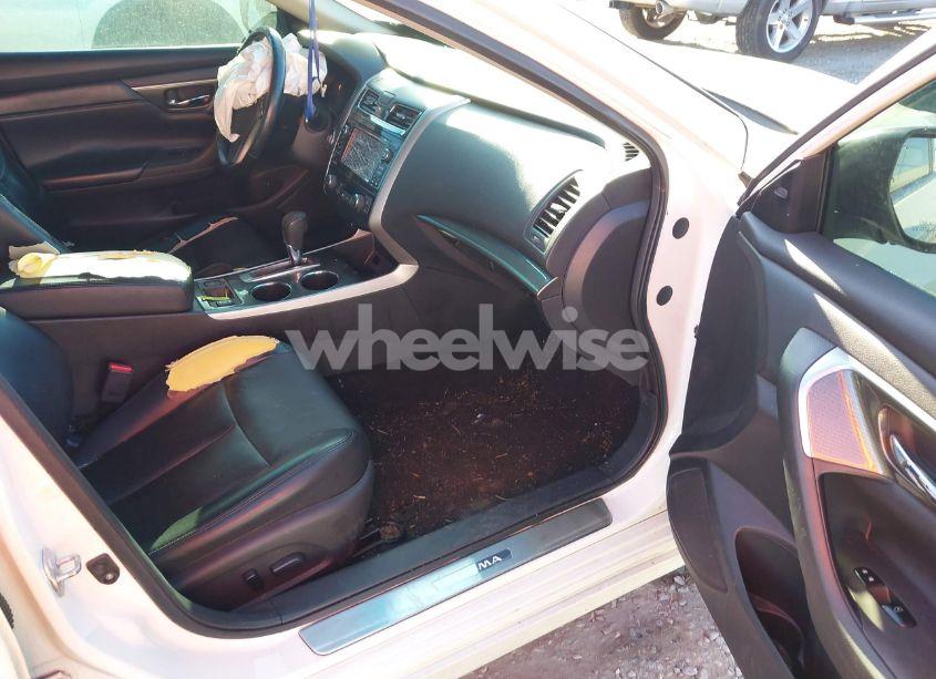 Photo 5 of 2015 Nissan Altima 2.5 SL (VIN 1N4AL3AP5FN900824)