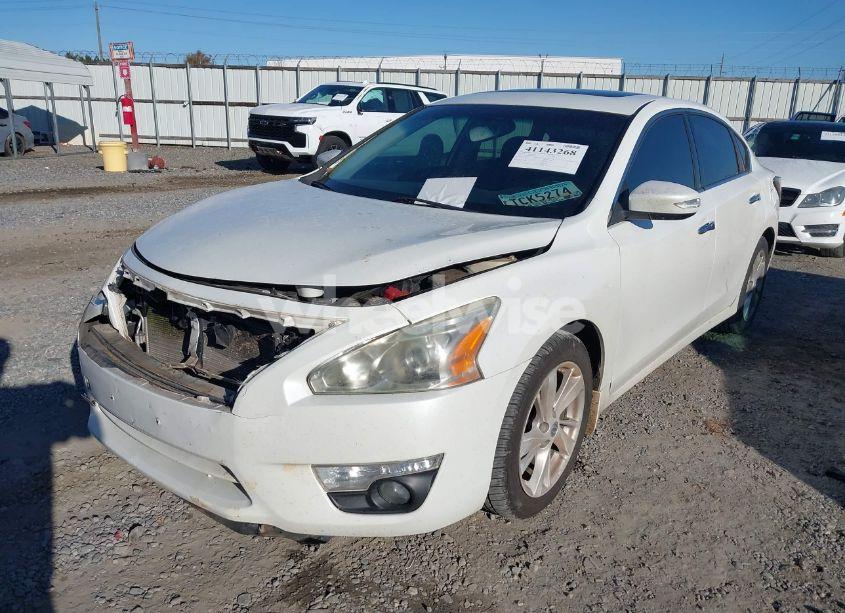 Photo 6 of 2015 Nissan Altima 2.5 SL (VIN 1N4AL3AP5FN900824)