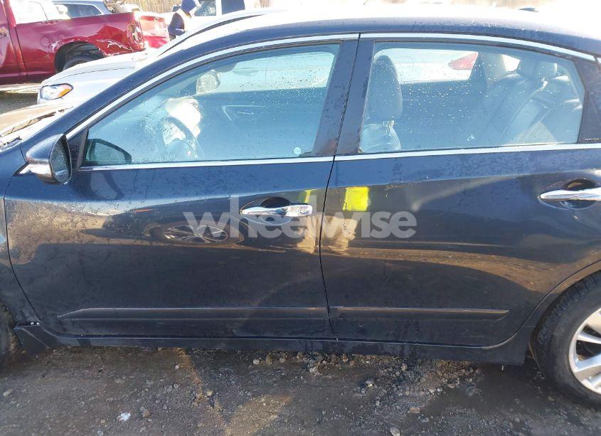 Photo 14 of 2015 Nissan Altima 2.5 SL (VIN 1N4AL3AP5FN902153)