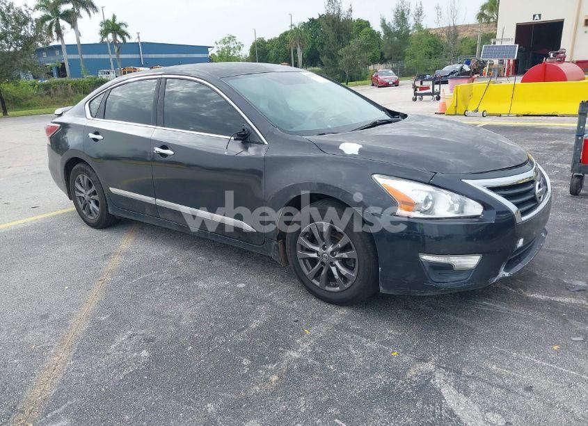 2015 Nissan Altima 2.5 S (VIN 1N4AL3AP5FN922337) main photo