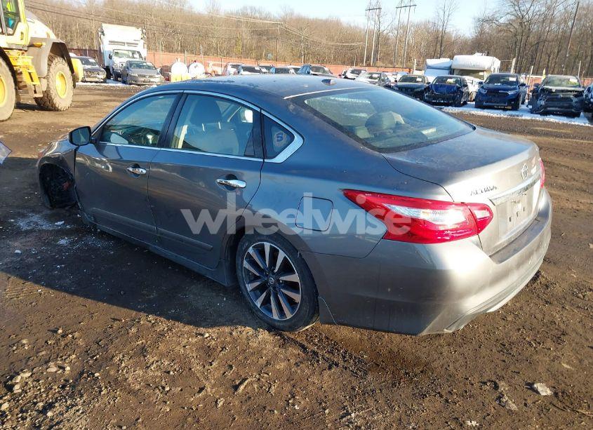 Photo 3 of 2016 Nissan Altima 2.5 SL (VIN 1N4AL3AP5GC111943)