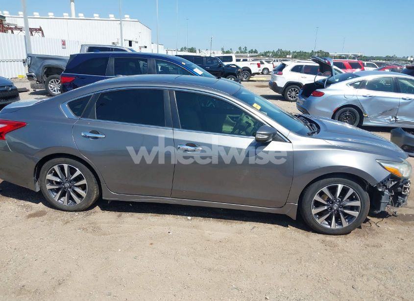 Photo 14 of 2016 Nissan Altima 2.5/2.5 S/2.5 SL/2.5 SR/2.5 SV (VIN 1N4AL3AP5GC121498)