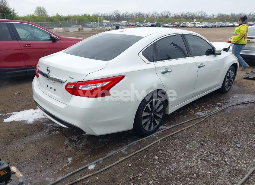 Photo 4 of 2016 Nissan Altima 2.5 SL (VIN 1N4AL3AP5GC137636)