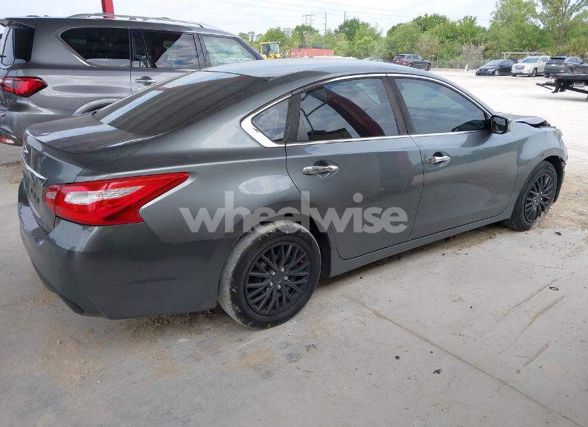 Photo 4 of 2016 Nissan Altima 2.5/2.5 S/2.5 SL/2.5 SR/2.5 SV (VIN 1N4AL3AP5GC167669)