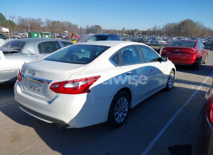 Photo 4 of 2016 Nissan Altima 2.5/2.5 S/2.5 SL/2.5 SR/2.5 SV (VIN 1N4AL3AP5GC167946)