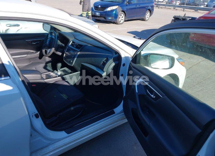 Photo 5 of 2016 Nissan Altima 2.5/2.5 S/2.5 SL/2.5 SR/2.5 SV (VIN 1N4AL3AP5GC167946)