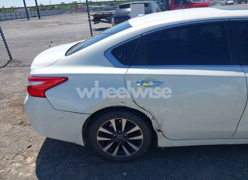 Photo 13 of 2016 Nissan Altima 2.5 SL (VIN 1N4AL3AP5GC184388)