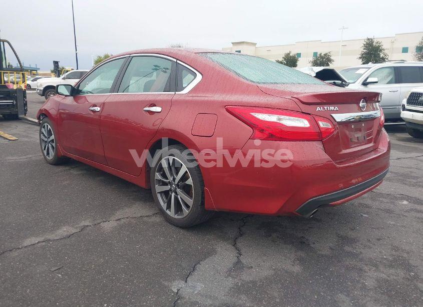 Photo 3 of 2016 Nissan Altima 2.5 SR (VIN 1N4AL3AP5GC194466)