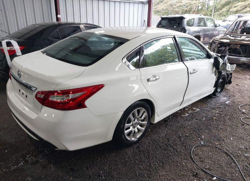 Photo 4 of 2016 Nissan Altima (VIN 1N4AL3AP5GC203456)