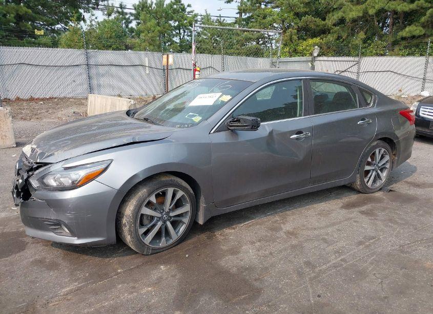 Photo 2 of 2016 Nissan Altima 2.5 SR (VIN 1N4AL3AP5GC224372)