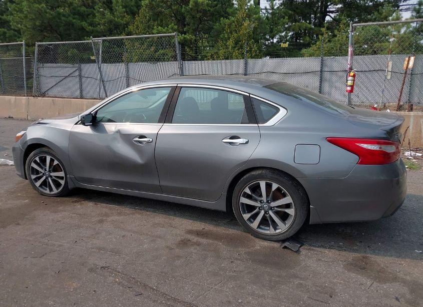 Photo 3 of 2016 Nissan Altima 2.5 SR (VIN 1N4AL3AP5GC224372)