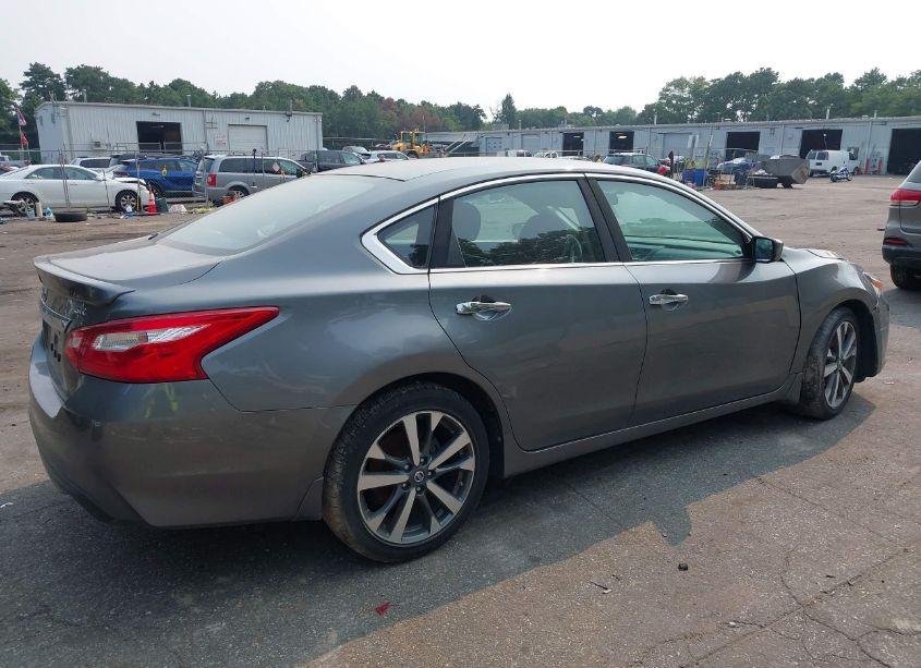 Photo 4 of 2016 Nissan Altima 2.5 SR (VIN 1N4AL3AP5GC224372)