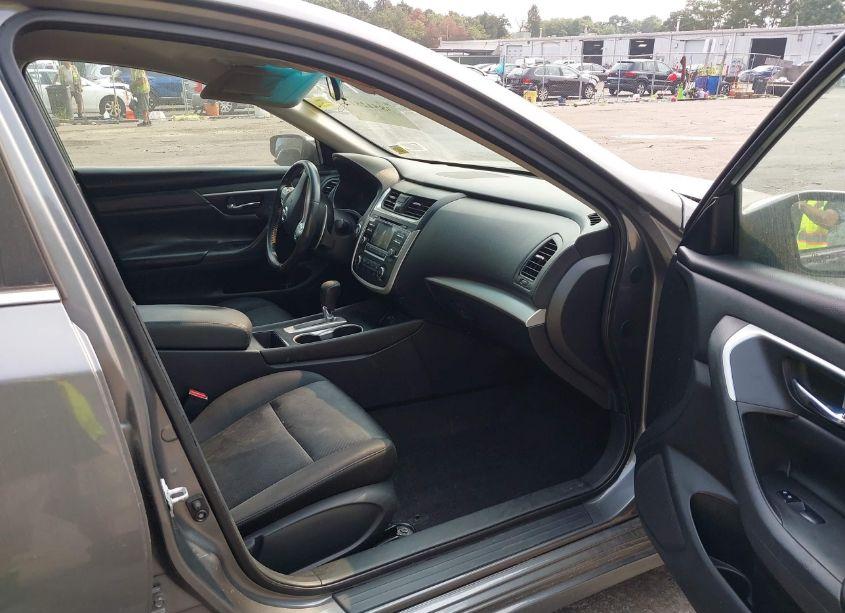 Photo 5 of 2016 Nissan Altima 2.5 SR (VIN 1N4AL3AP5GC224372)