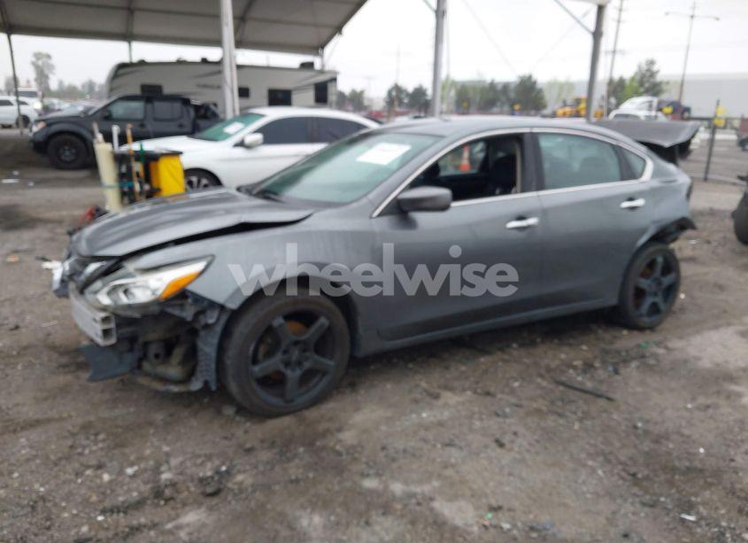 Photo 2 of 2016 Nissan Altima 2.5 S (VIN 1N4AL3AP5GC247702)