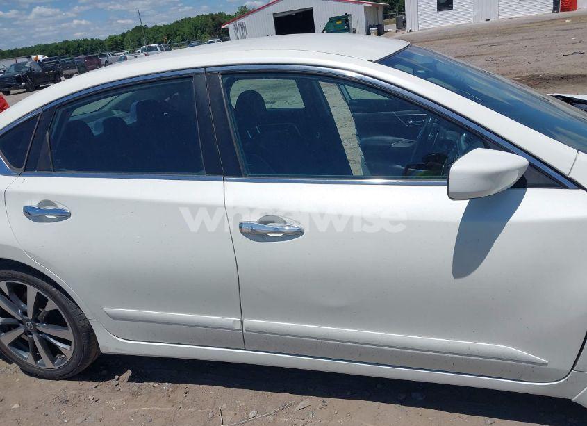 Photo 13 of 2016 Nissan Altima 2.5 SR (VIN 1N4AL3AP5GC252334)