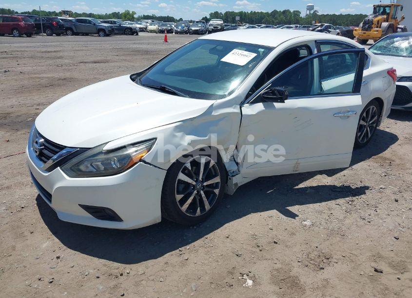 Photo 2 of 2016 Nissan Altima 2.5 SR (VIN 1N4AL3AP5GC252334)
