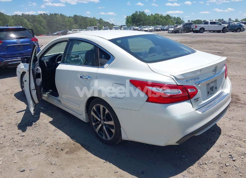 Photo 3 of 2016 Nissan Altima 2.5 SR (VIN 1N4AL3AP5GC252334)