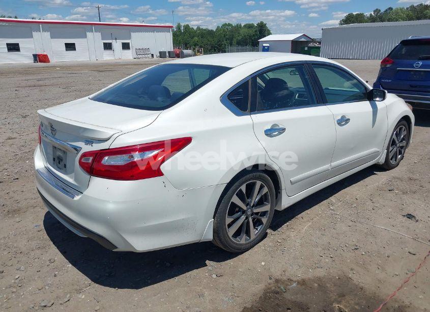 Photo 4 of 2016 Nissan Altima 2.5 SR (VIN 1N4AL3AP5GC252334)