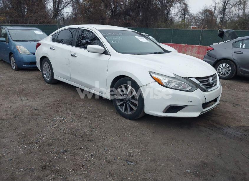 2016 Nissan Altima 2.5 SV (VIN 1N4AL3AP5GC272793) main photo
