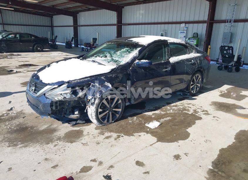 Photo 2 of 2016 Nissan Altima 2.5 SR (VIN 1N4AL3AP5GC280957)
