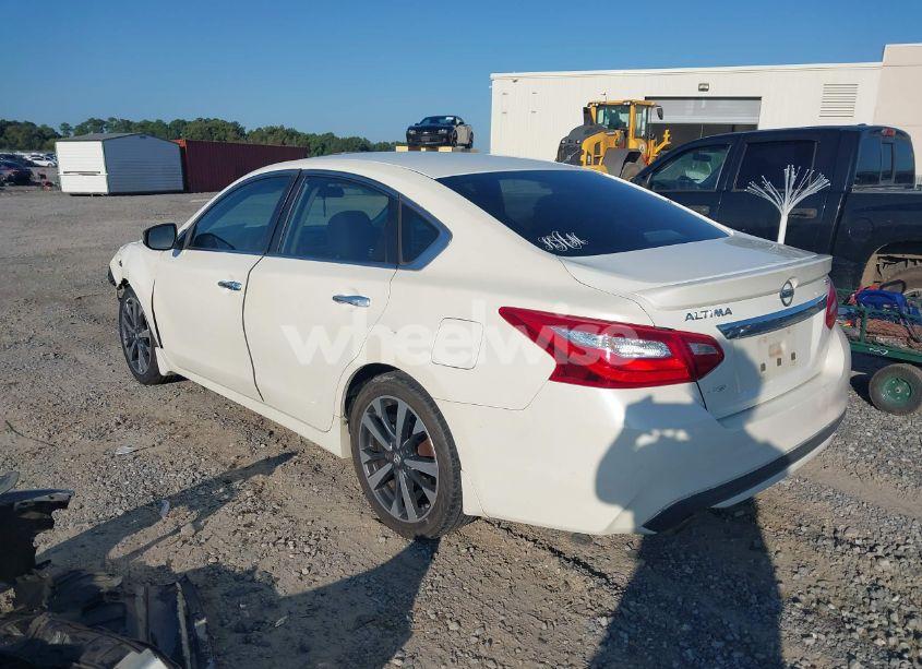 Photo 3 of 2016 Nissan Altima 2.5 SR (VIN 1N4AL3AP5GC285415)