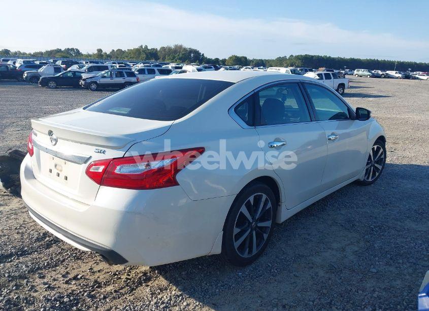 Photo 4 of 2016 Nissan Altima 2.5 SR (VIN 1N4AL3AP5GC285415)