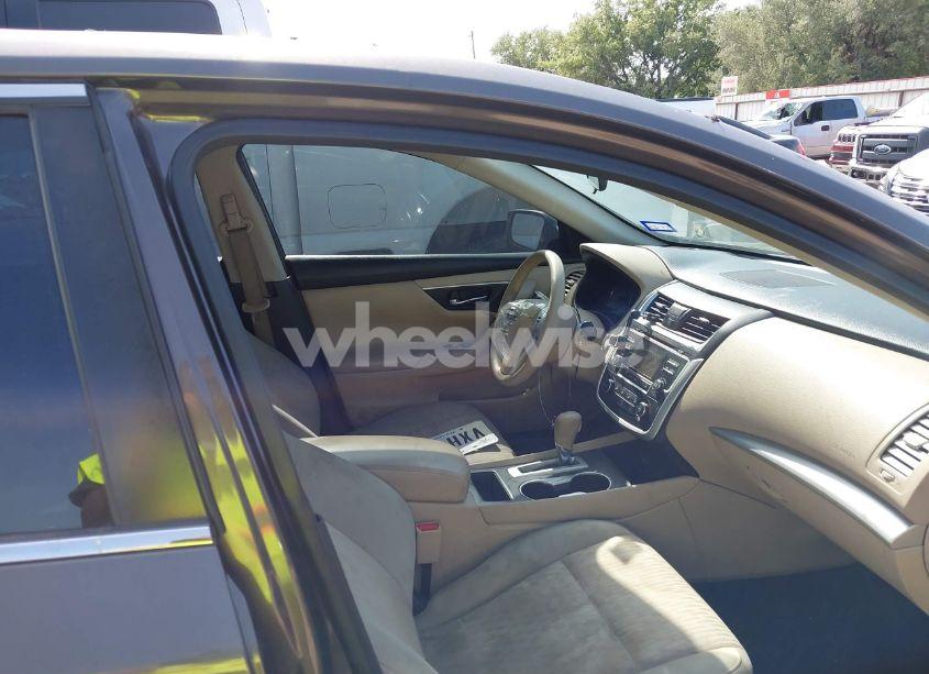 Photo 5 of 2016 Nissan Altima 2.5/2.5 S/2.5 SL/2.5 SR/2.5 SV (VIN 1N4AL3AP5GN304212)