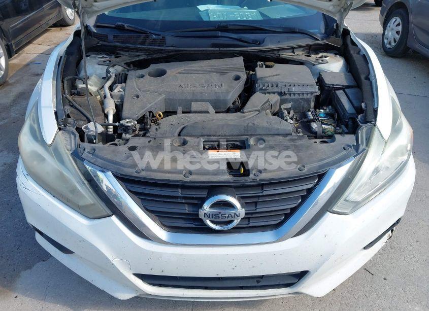 Photo 10 of 2016 Nissan Altima 2.5/2.5 S/2.5 SL/2.5 SR/2.5 SV (VIN 1N4AL3AP5GN305425)