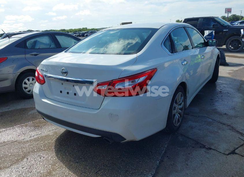 Photo 4 of 2016 Nissan Altima 2.5/2.5 S/2.5 SL/2.5 SR/2.5 SV (VIN 1N4AL3AP5GN305425)