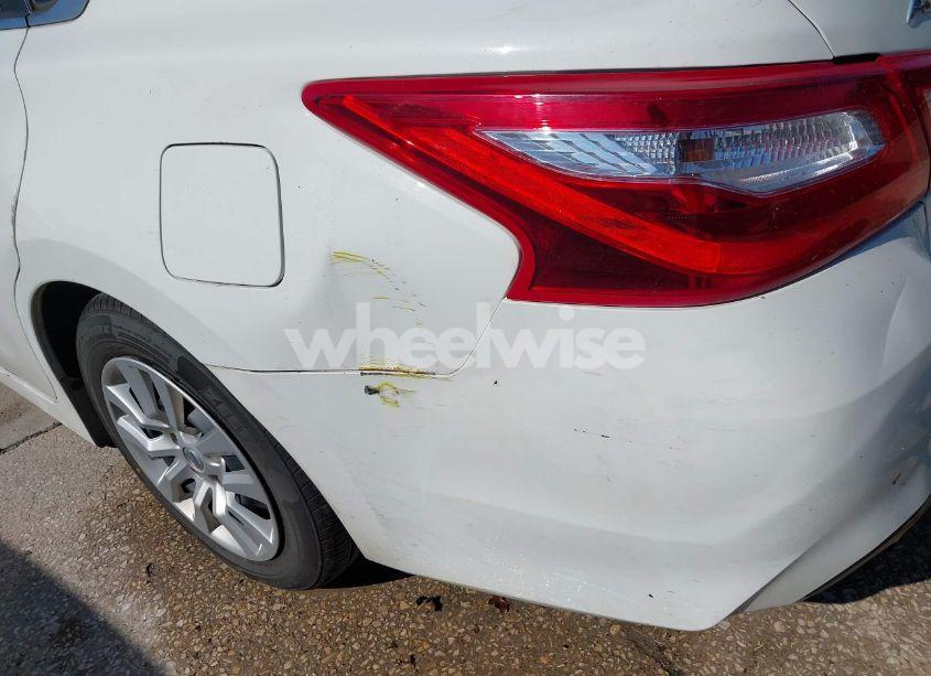 Photo 6 of 2016 Nissan Altima 2.5/2.5 S/2.5 SL/2.5 SR/2.5 SV (VIN 1N4AL3AP5GN305425)