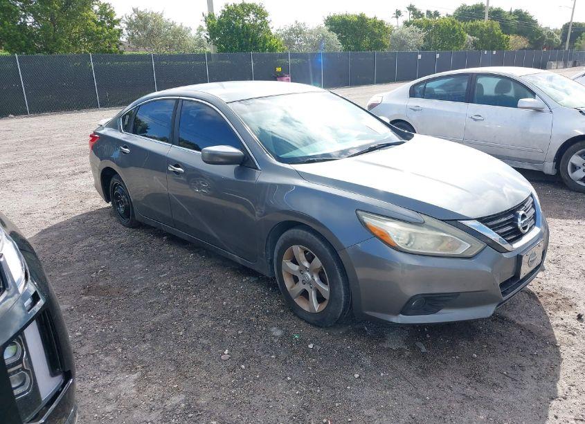 2016 Nissan Altima 2.5/2.5 S/2.5 SL/2.5 SR/2.5 SV (VIN 1N4AL3AP5GN306882) main photo